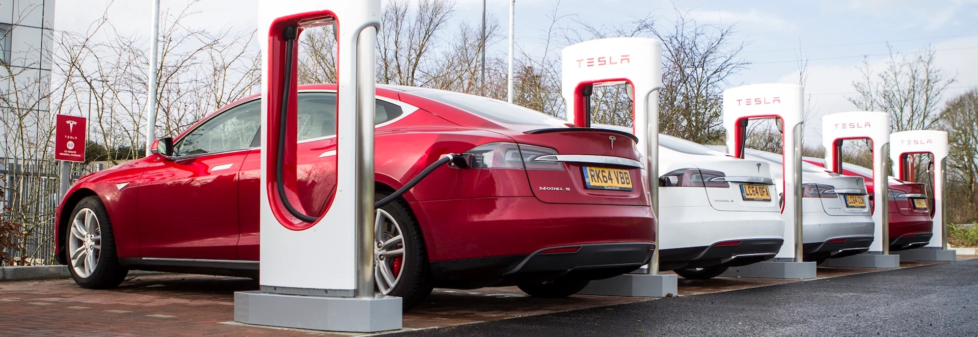Tesla relaunches free lifetime access to Supercharger network 